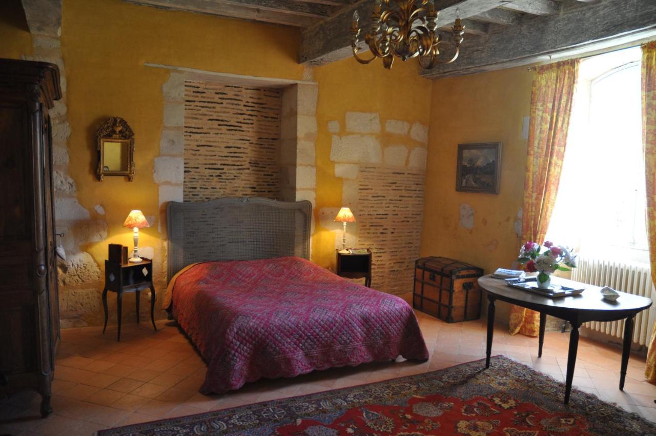 Chateau La Gentilhommiere Du Puits Notre-Dame 30 Rue De L'Eglise 24110 Saint Leon Sur L'Isle ภายนอก รูปภาพ