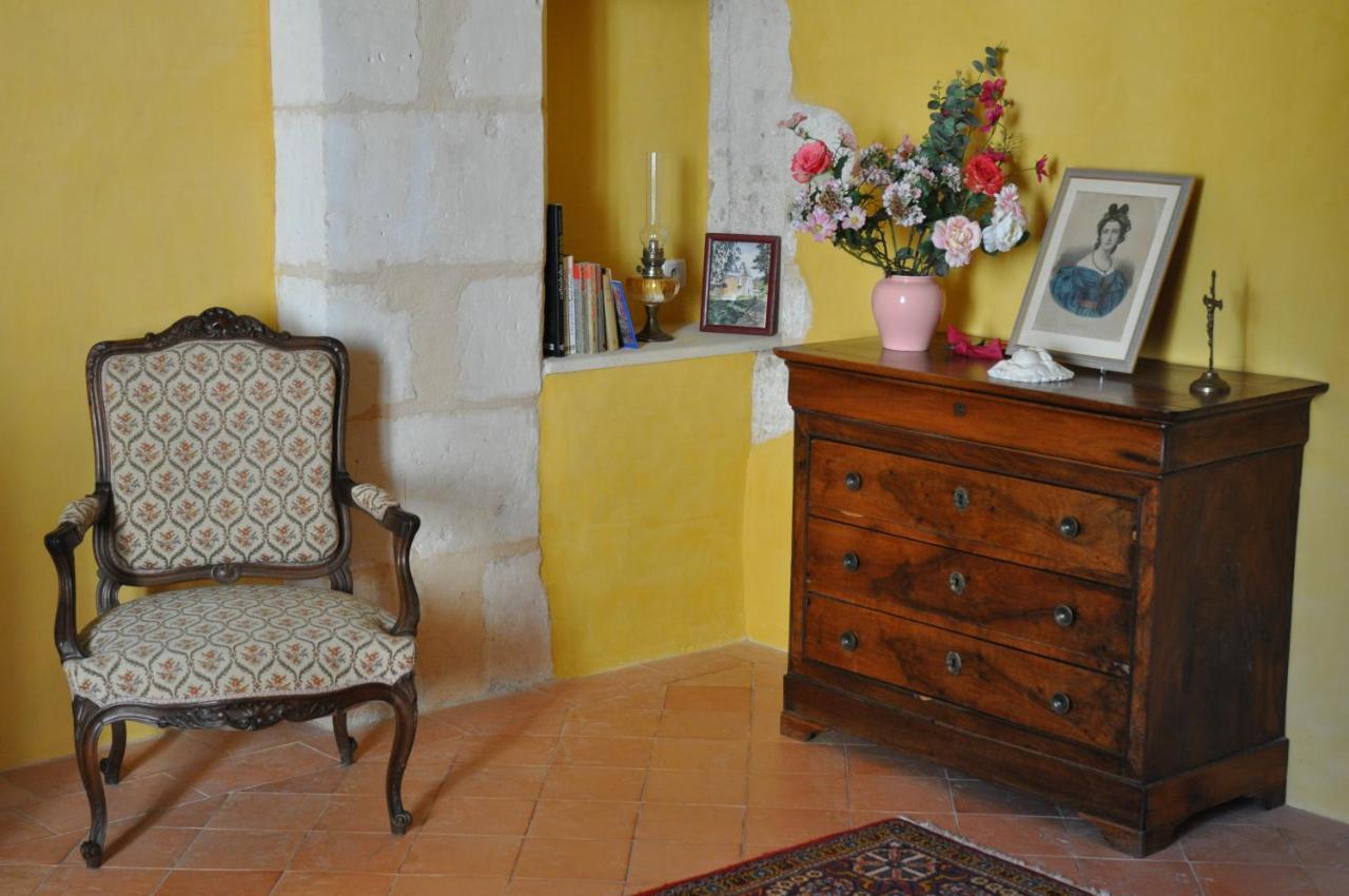 Chateau La Gentilhommiere Du Puits Notre-Dame 30 Rue De L'Eglise 24110 Saint Leon Sur L'Isle ภายนอก รูปภาพ